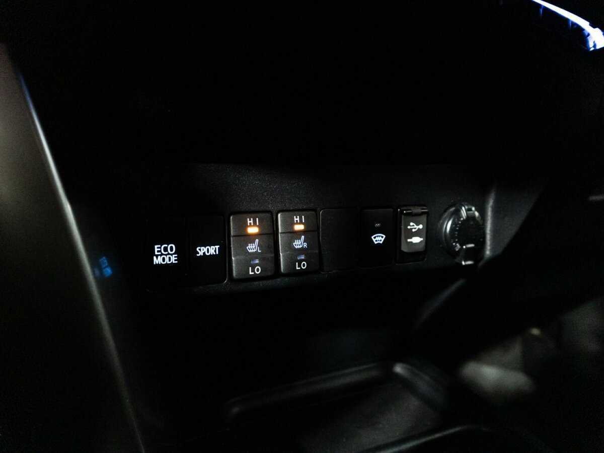 Toyota RAV4 2019 года с пробегом. Фото: #19