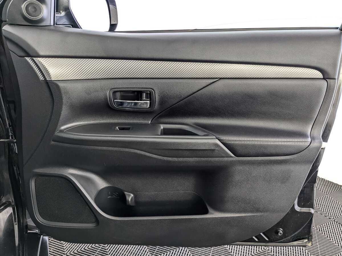 Mitsubishi Outlander 2012 года с пробегом. Фото: #19