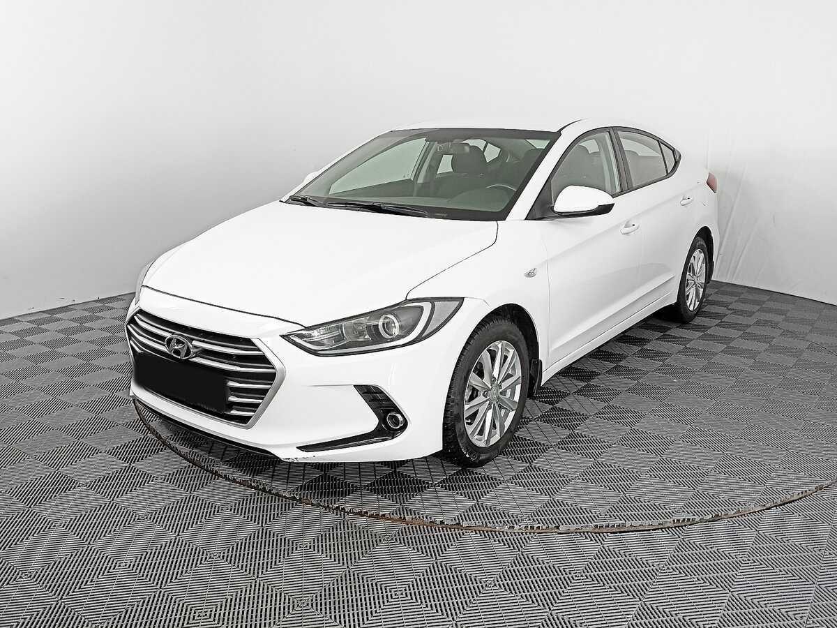 Hyundai Elantra 2017 года с пробегом. Посмотреть фото