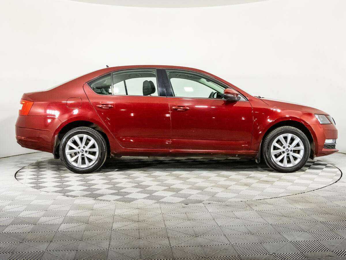 Skoda Octavia 2018 года с пробегом. Фото: #3