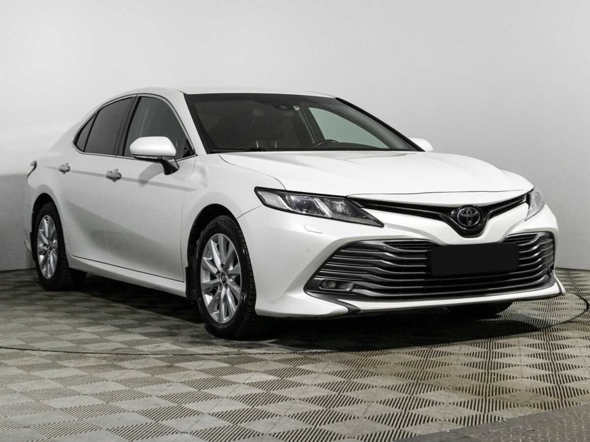 Toyota Camry 2019 года с пробегом. Фото: #2