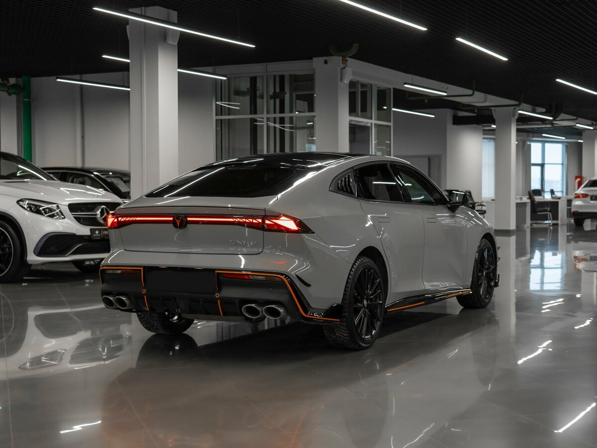 Changan UNI-V 2023 года с пробегом. Фото: #4