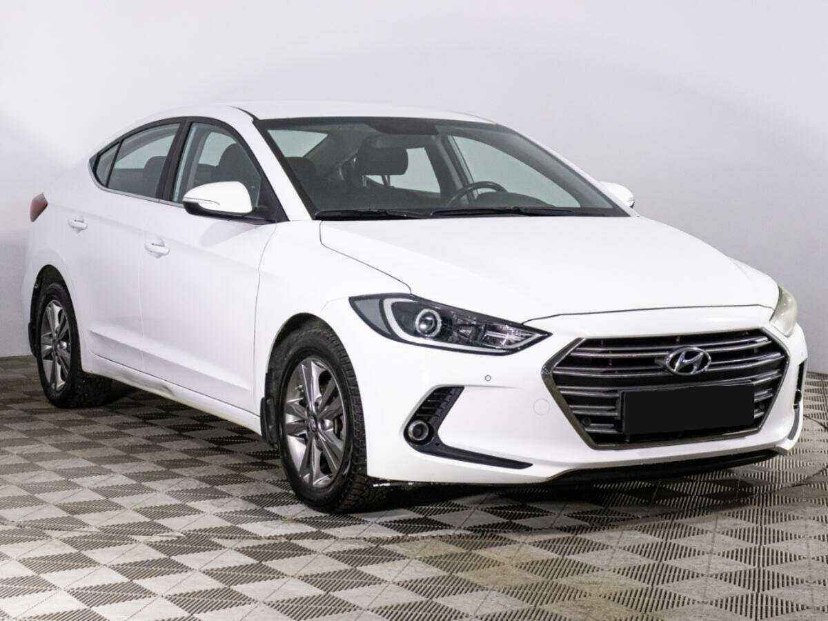 Hyundai Elantra 2017 года с пробегом. Фото: #2