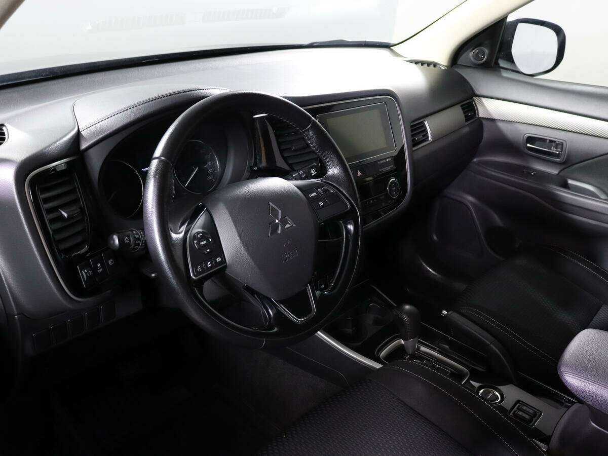 Mitsubishi Outlander 2018 года с пробегом. Фото: #8