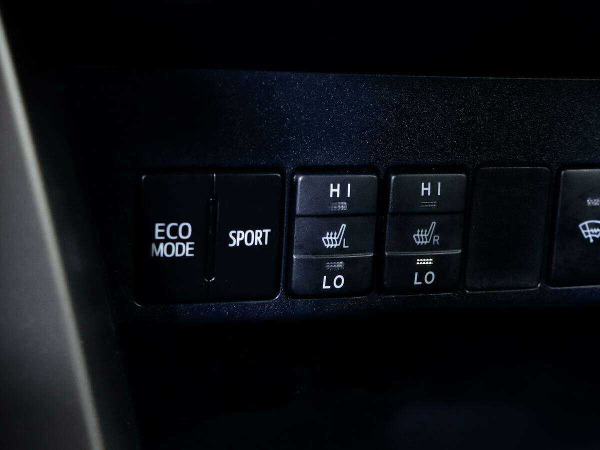 Toyota RAV4 2015 года с пробегом. Фото: #10