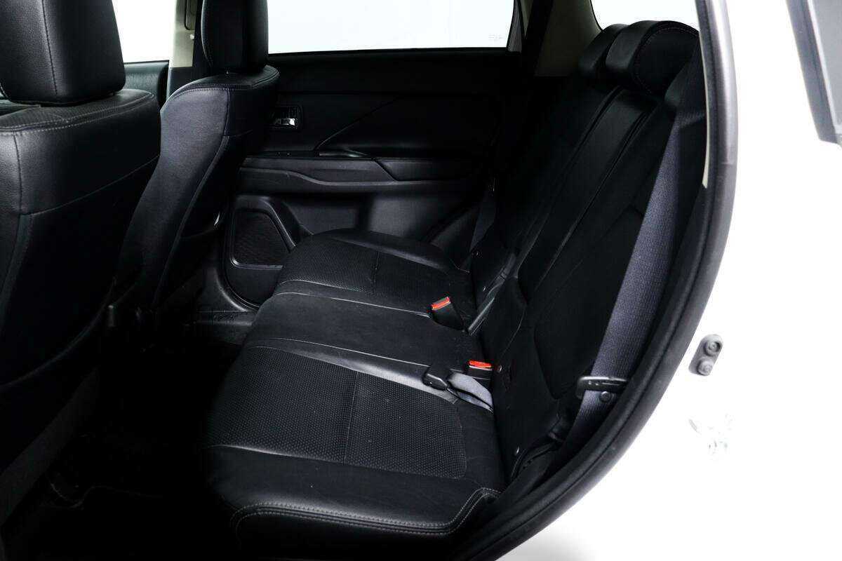 Mitsubishi Outlander 2018 года с пробегом. Фото: #9