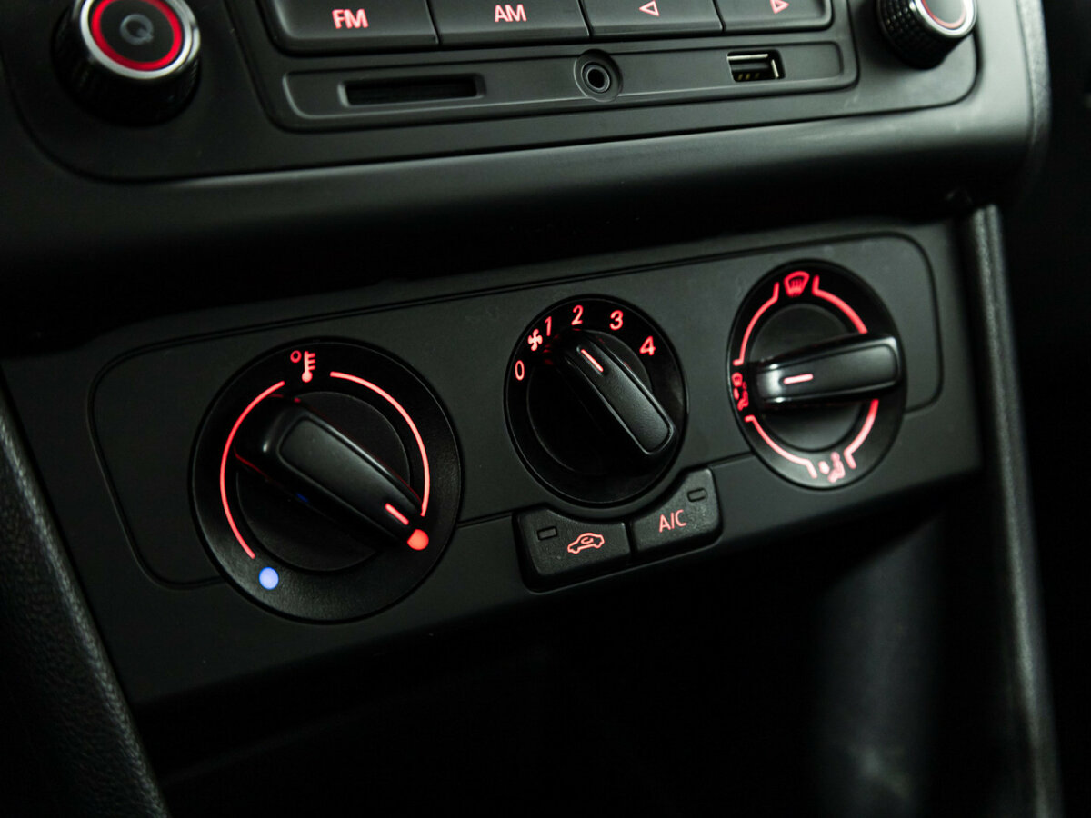 Volkswagen Polo 2015 года с пробегом. Фото: #14