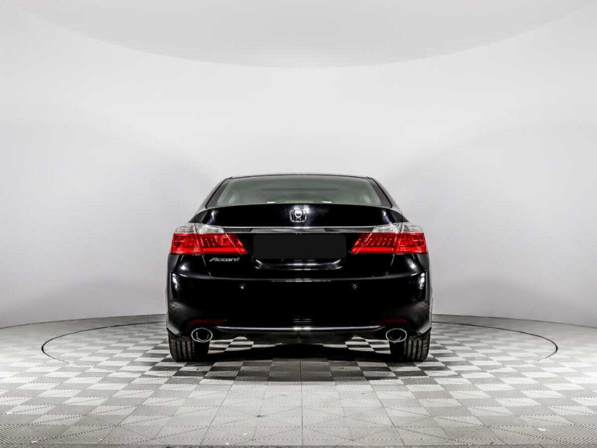 Honda Accord 2013 года с пробегом. Фото: #5