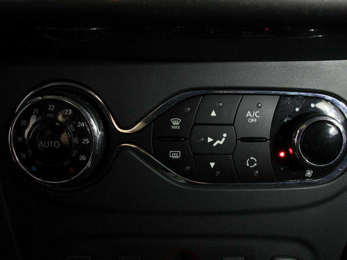 Renault Sandero 2015 года с пробегом. Фото: #14