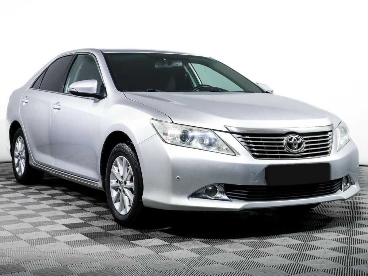 Toyota Camry 2013 года с пробегом. Фото: #2