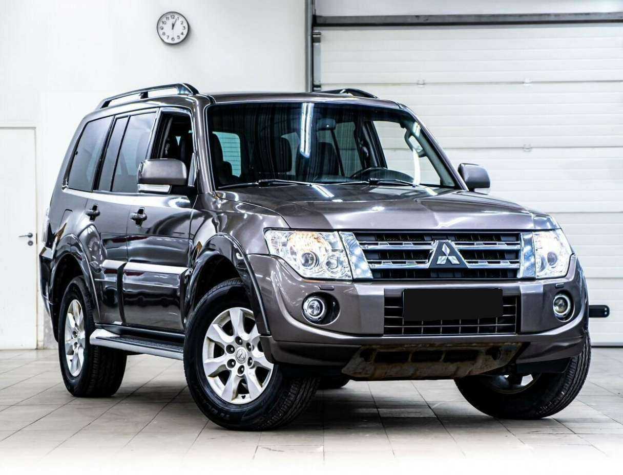 Mitsubishi Pajero 2012 года с пробегом. Фото: #1