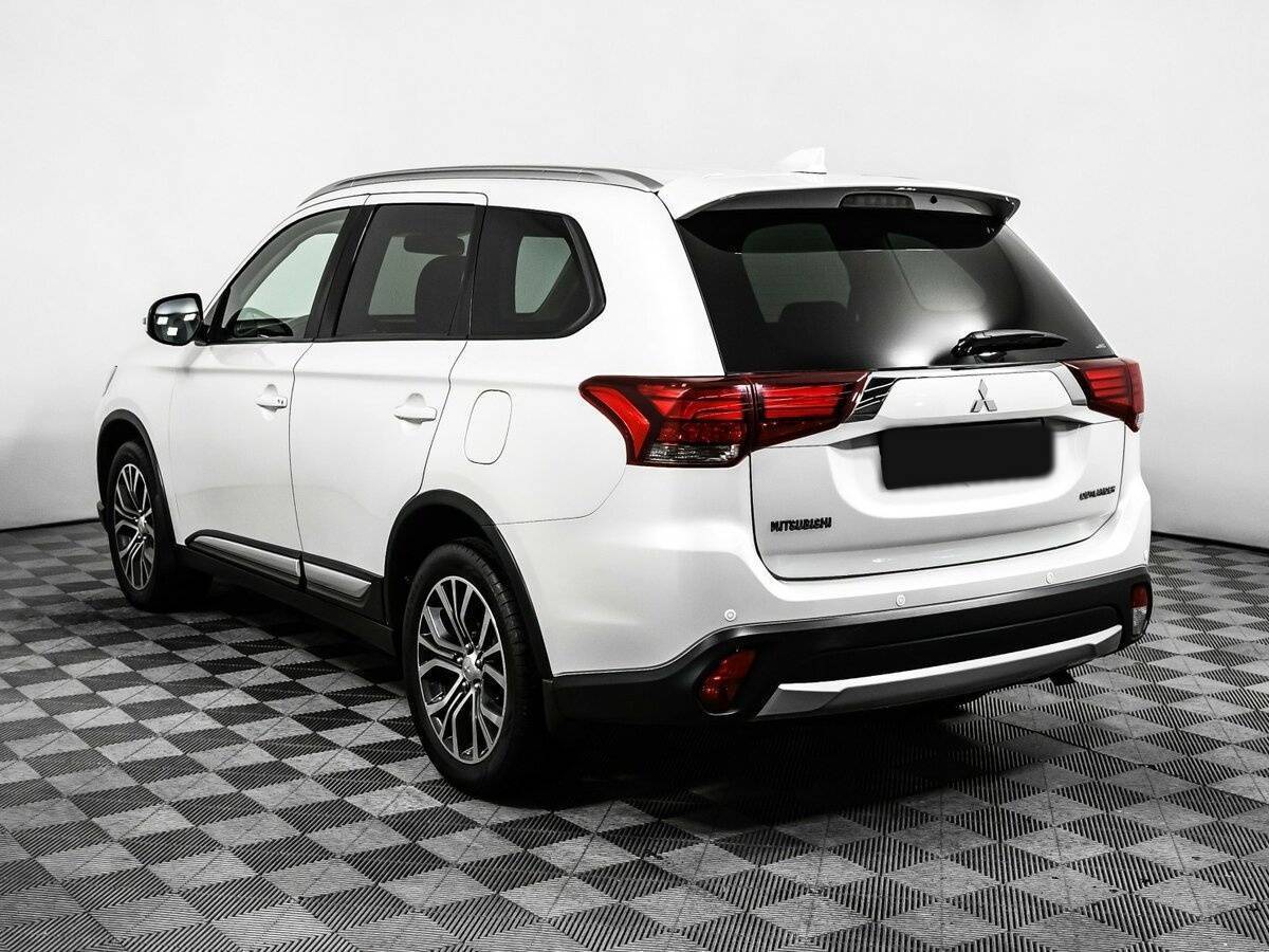 Mitsubishi Outlander 2017 года с пробегом. Фото: #6