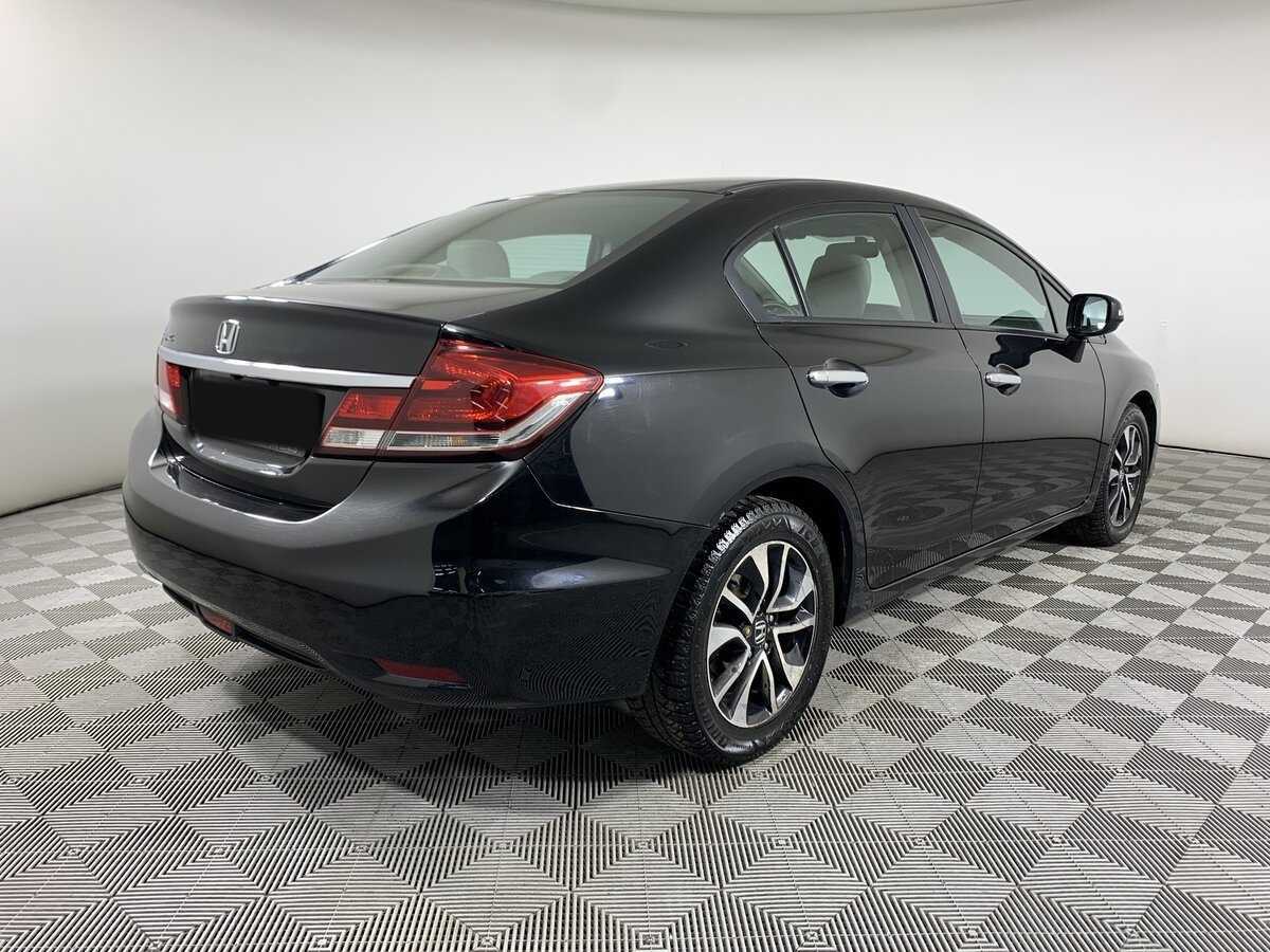 Honda Civic 2013 года с пробегом. Фото: #4