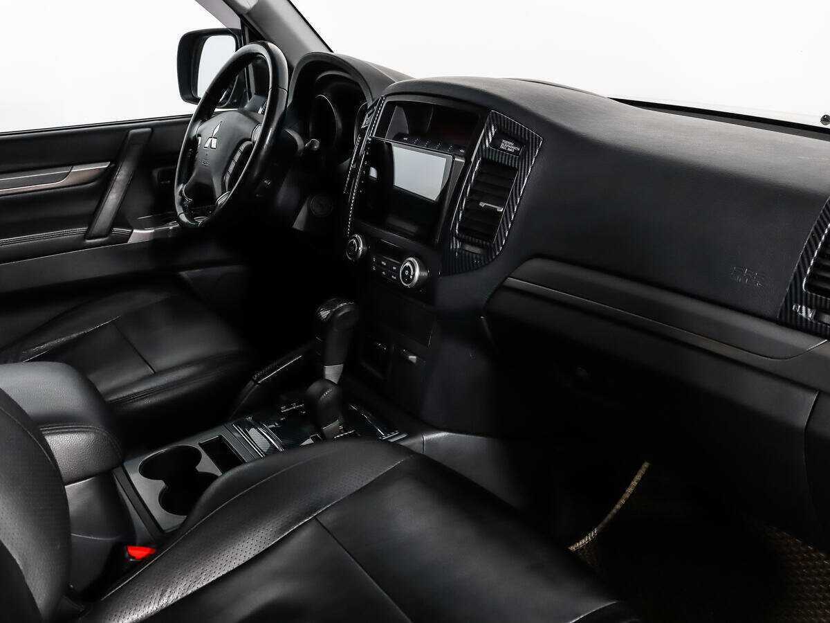 Mitsubishi Pajero 2013 года с пробегом. Фото: #11