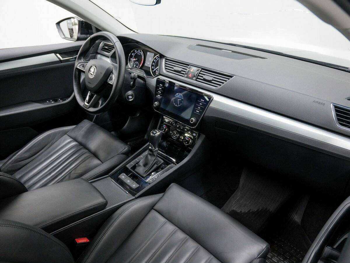 Skoda Superb 2017 года с пробегом. Фото: #6