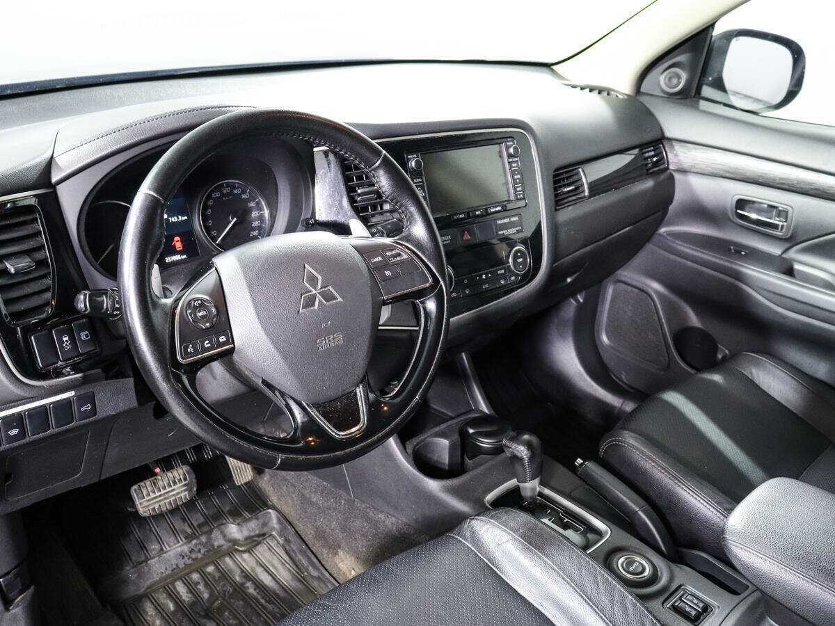 Mitsubishi Outlander 2015 года с пробегом. Фото: #11
