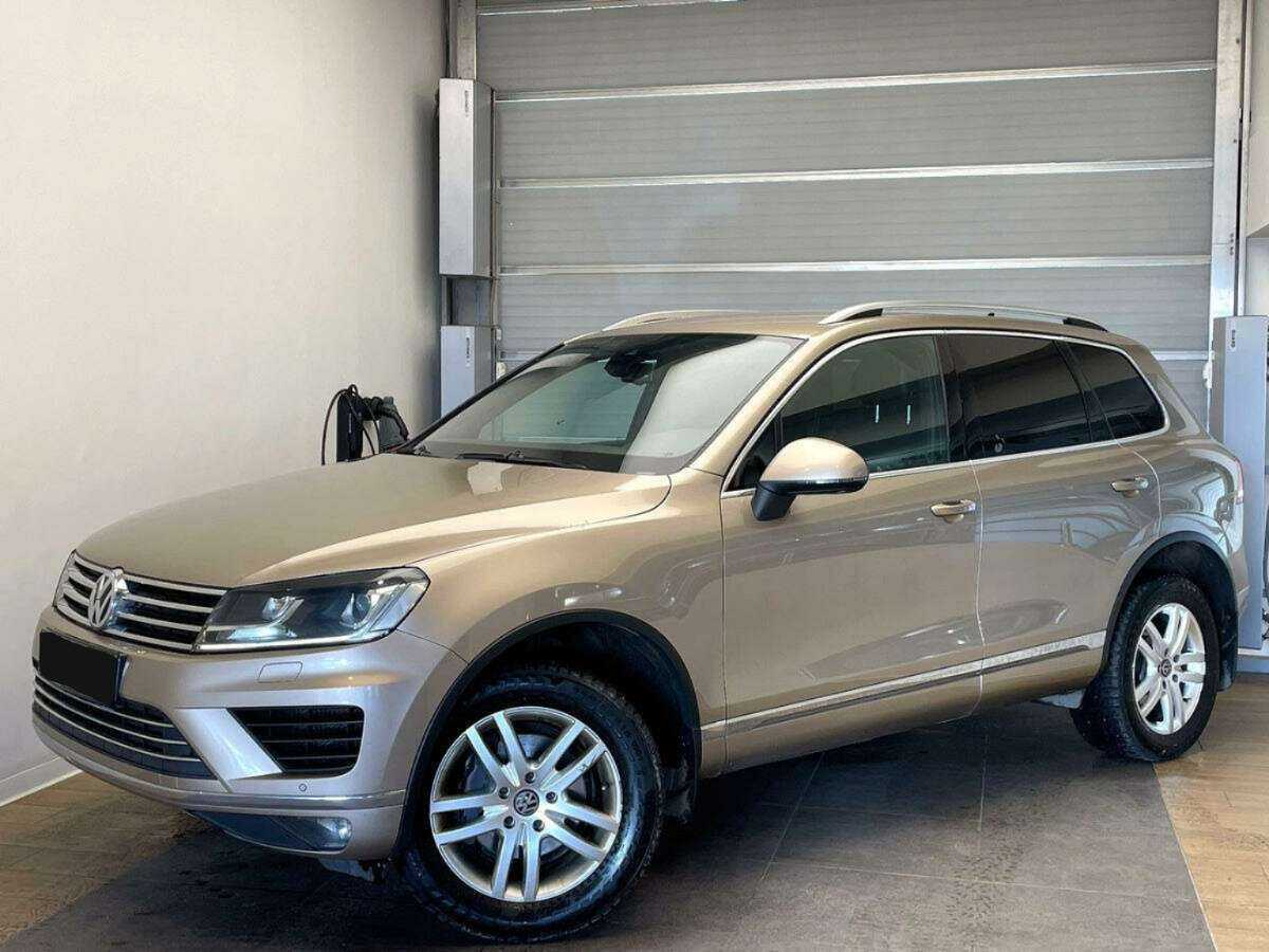 Volkswagen Touareg 2015 года с пробегом. Посмотреть фото