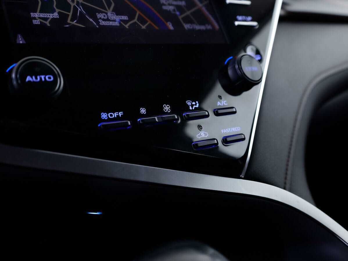 Toyota Camry 2019 года с пробегом. Фото: #20