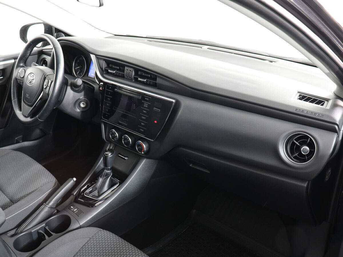 Toyota Corolla 2017 года с пробегом. Фото: #9