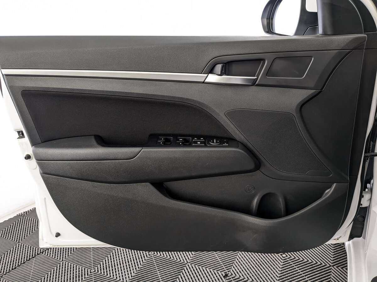 Hyundai Elantra 2020 года с пробегом. Фото: #14