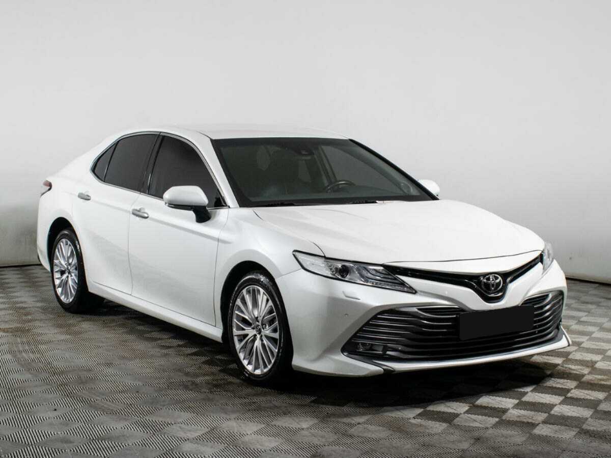 Toyota Camry 2019 года с пробегом. Фото: #2