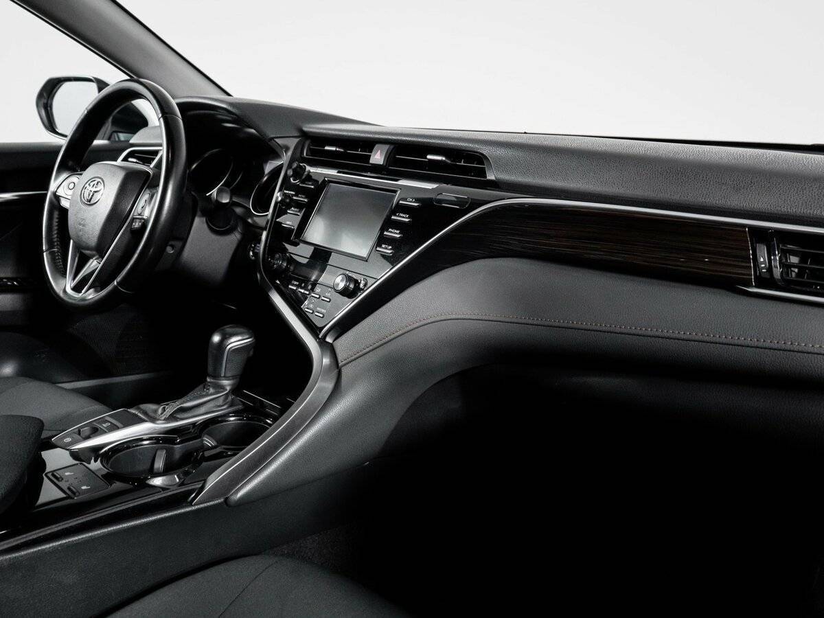 Toyota Camry 2019 года с пробегом. Фото: #8