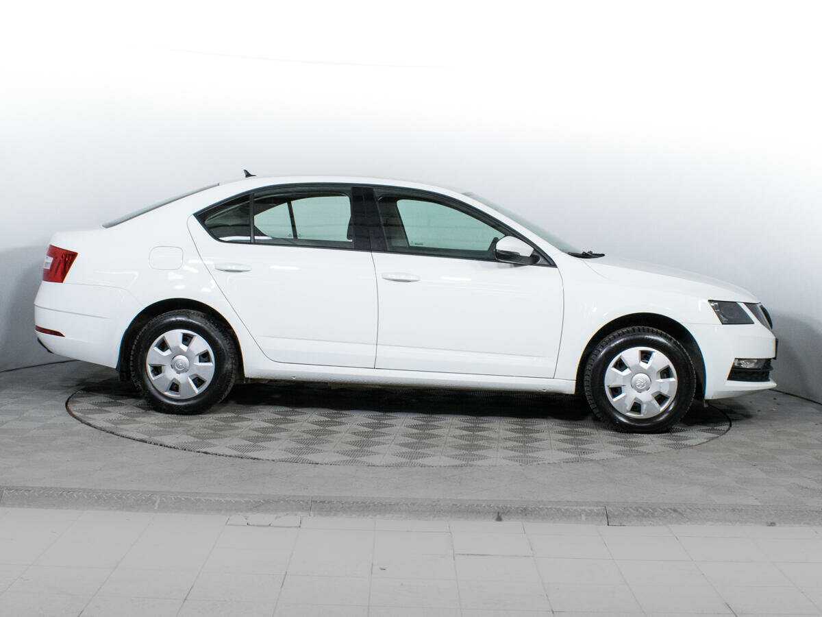 Skoda Octavia 2019 года с пробегом. Фото: #3