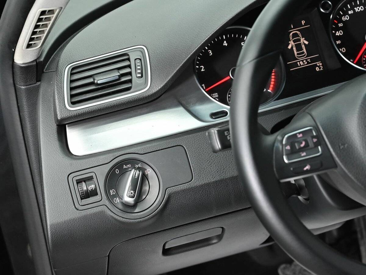 Volkswagen Passat 2012 года с пробегом. Фото: #8