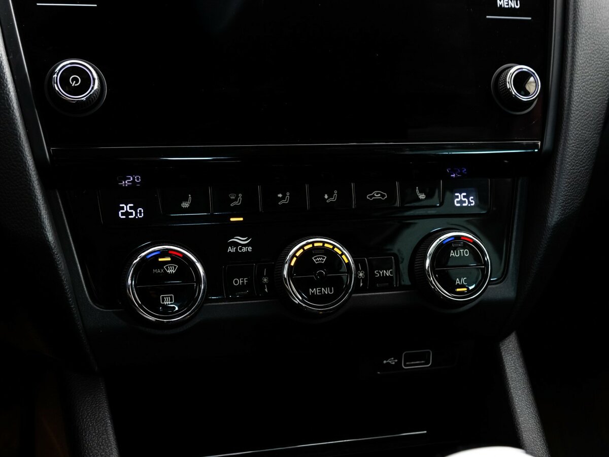 Skoda Octavia 2019 года с пробегом. Фото: #10