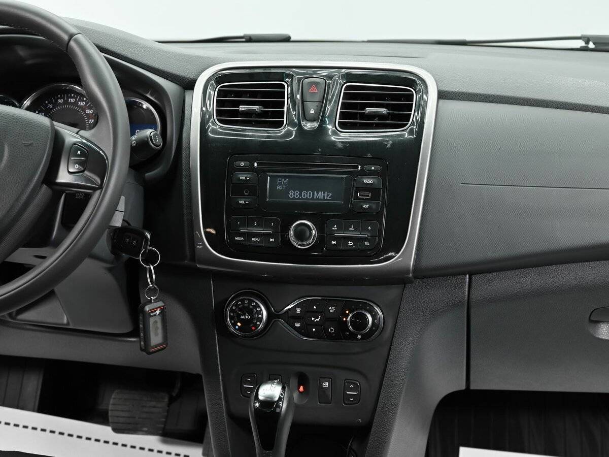 Renault Sandero 2016 года с пробегом. Фото: #8