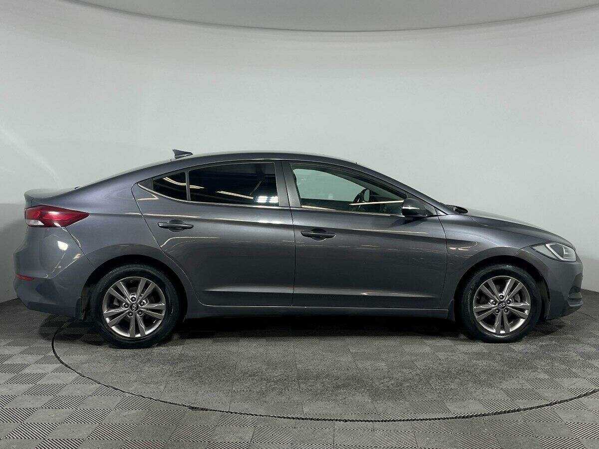 Hyundai Elantra 2018 года с пробегом. Фото: #3