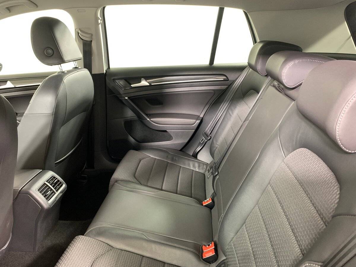 Volkswagen Golf 2013 года с пробегом. Фото: #18