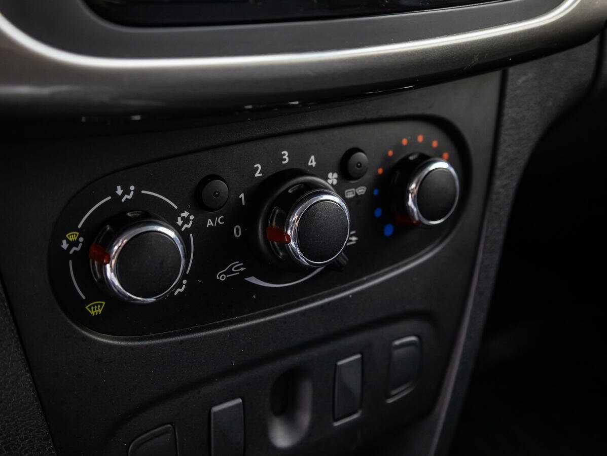 Renault Logan 2019 года с пробегом. Фото: #13