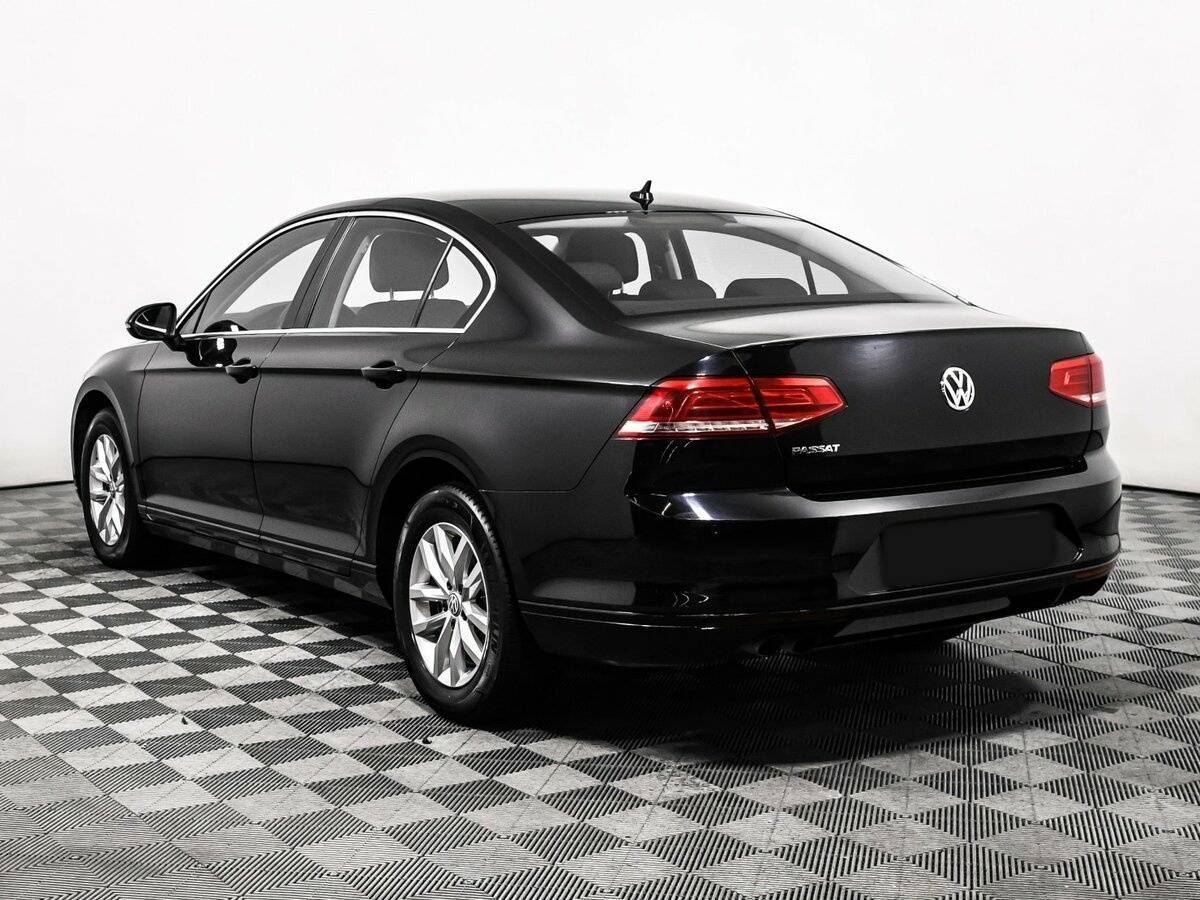 Volkswagen Passat 2018 года с пробегом. Фото: #6