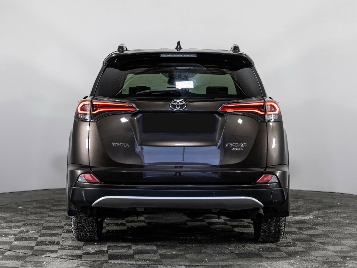 Toyota RAV4 2018 года с пробегом. Фото: #4