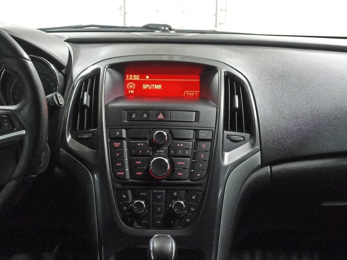 Opel Astra 2012 года с пробегом. Фото: #14