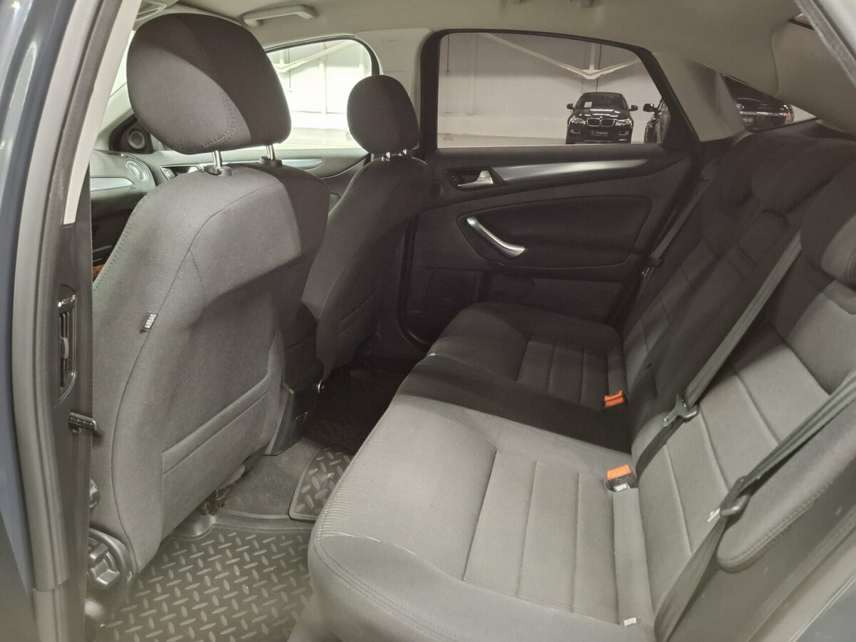 Ford Mondeo 2013 года с пробегом. Фото: #9