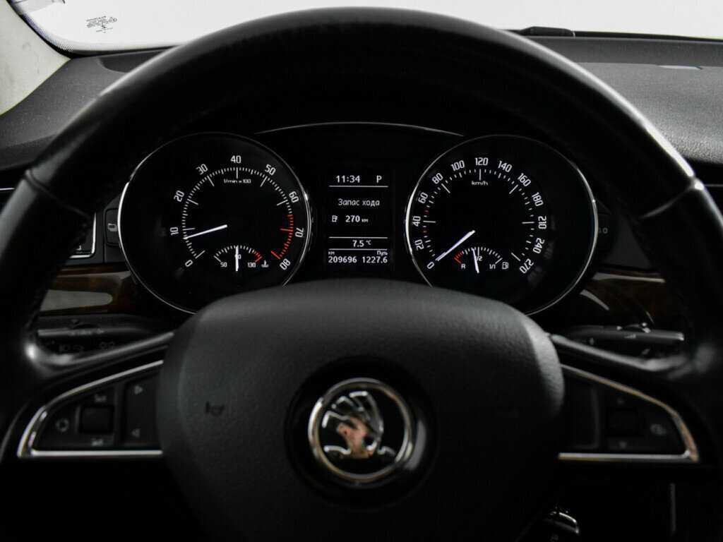 Skoda Superb 2013 года с пробегом. Фото: #15