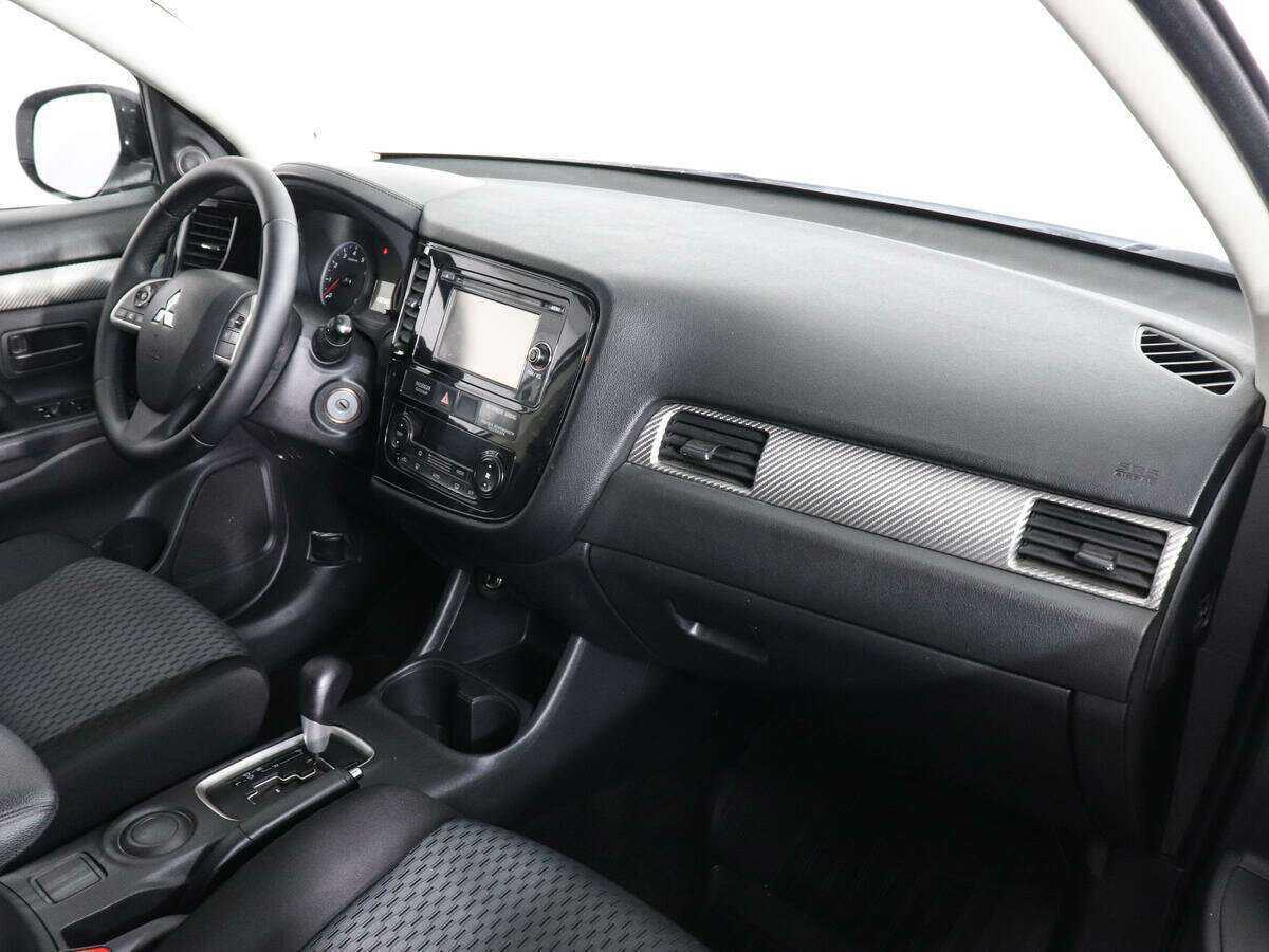 Mitsubishi Outlander 2015 года с пробегом. Фото: #9