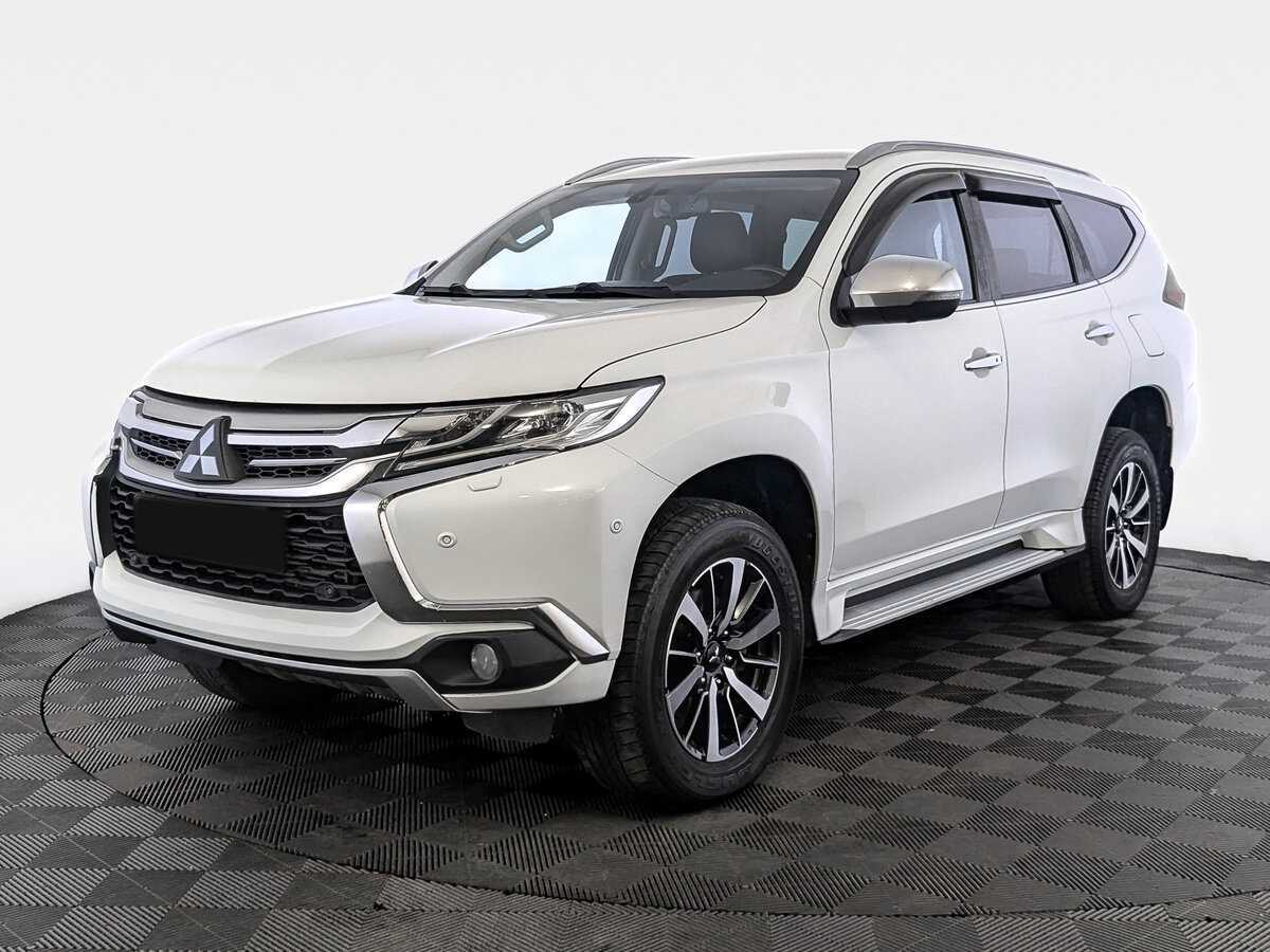 Mitsubishi Pajero Sport 2017 года с пробегом. Посмотреть фото