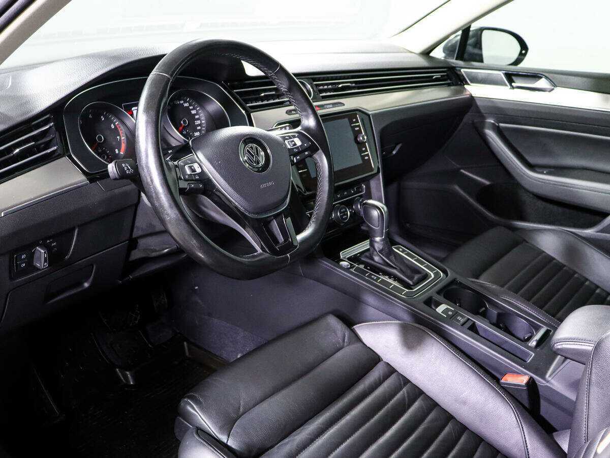 Volkswagen Passat 2017 года с пробегом. Фото: #11