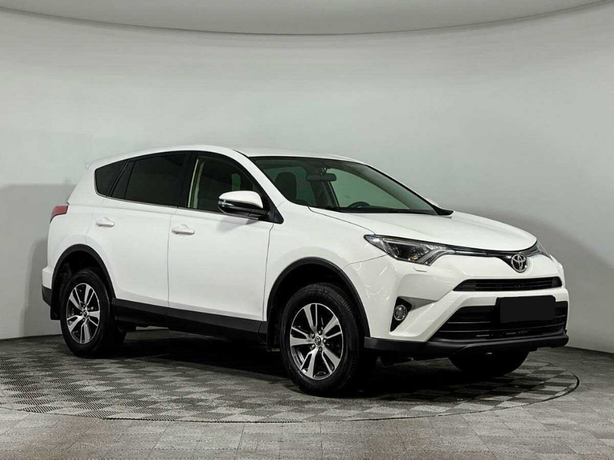 Toyota RAV4 2016 года с пробегом. Фото: #2