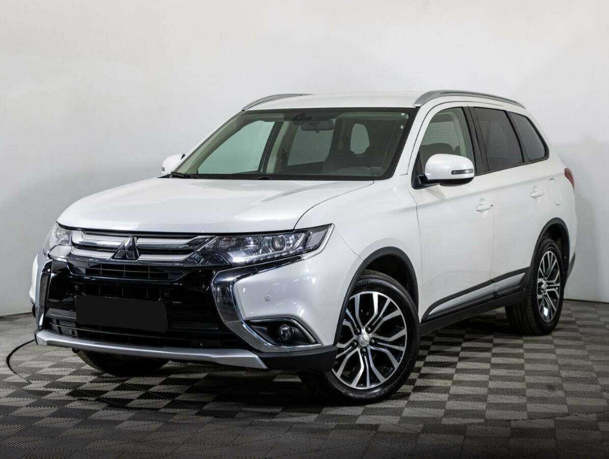 Mitsubishi Outlander 2018 года с пробегом. Посмотреть фото