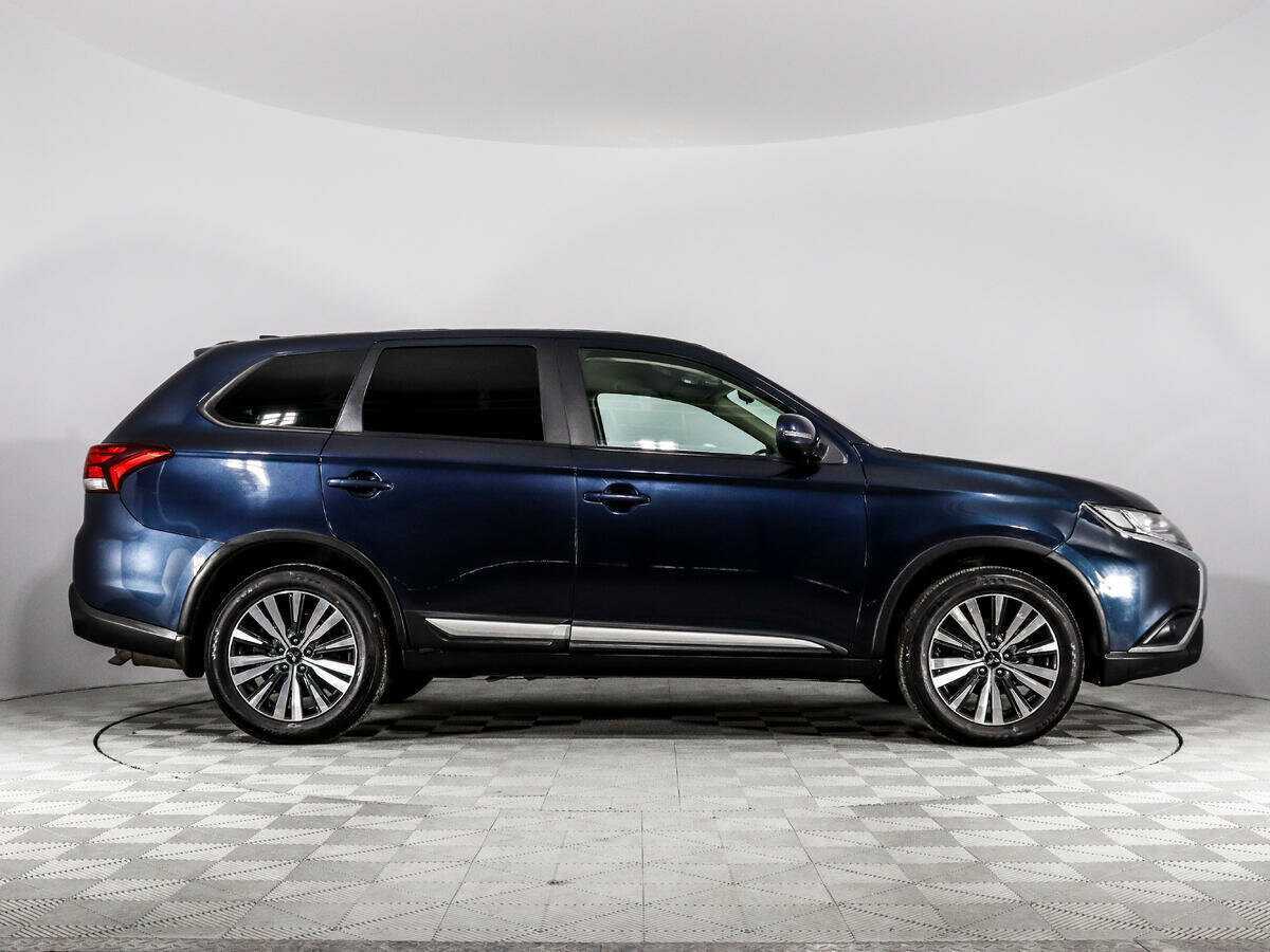 Mitsubishi Outlander 2018 года с пробегом. Фото: #3