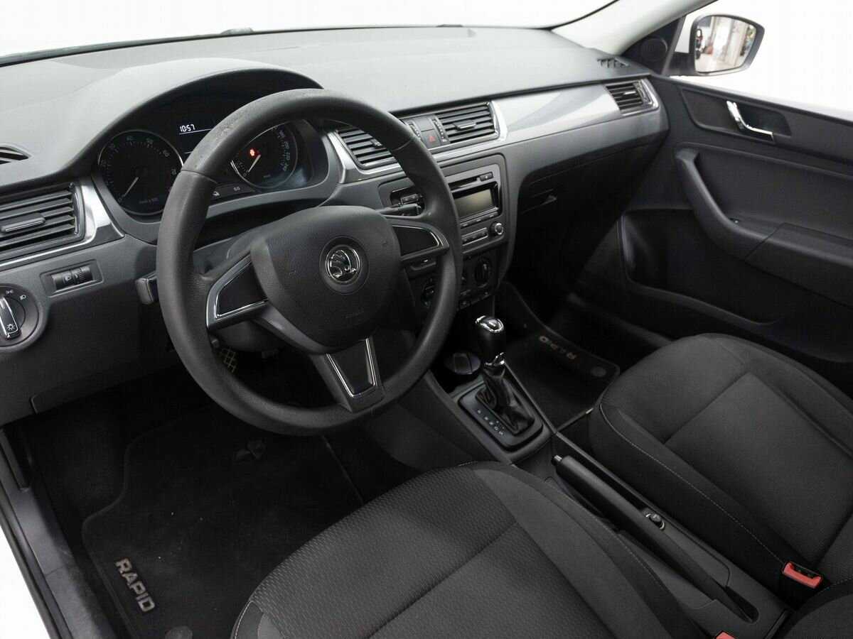 Skoda Rapid 2015 года с пробегом. Фото: #6