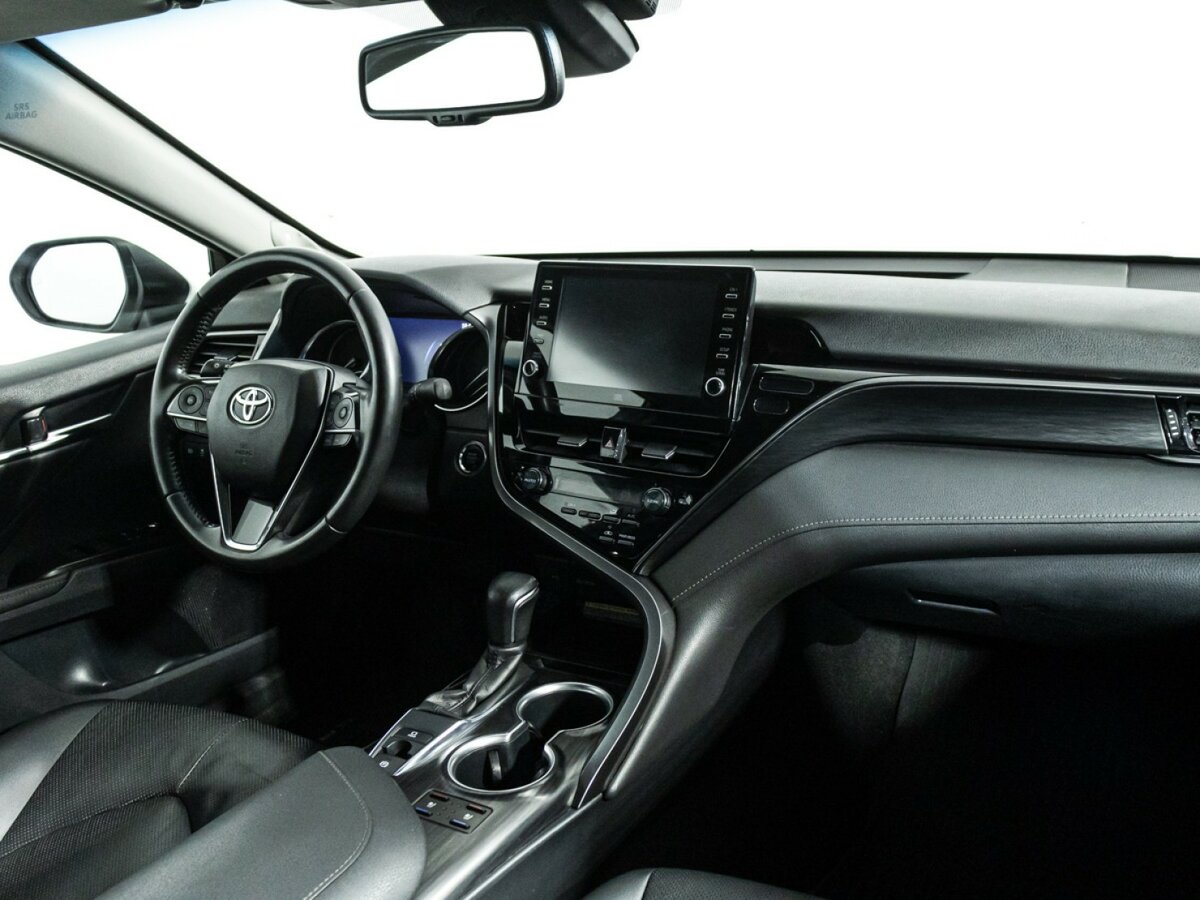 Toyota Camry 2021 года с пробегом. Фото: #7