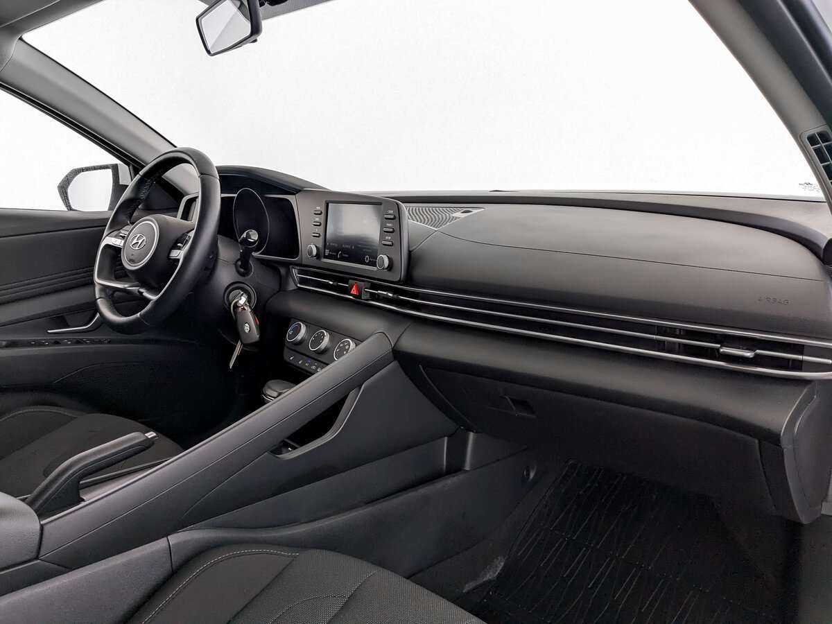 Hyundai Elantra 2022 года с пробегом. Фото: #10