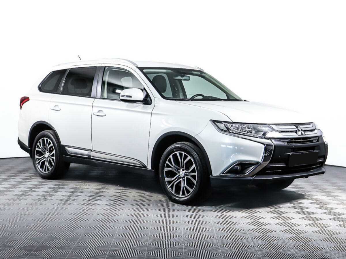 Mitsubishi Outlander 2015 года с пробегом. Фото: #2