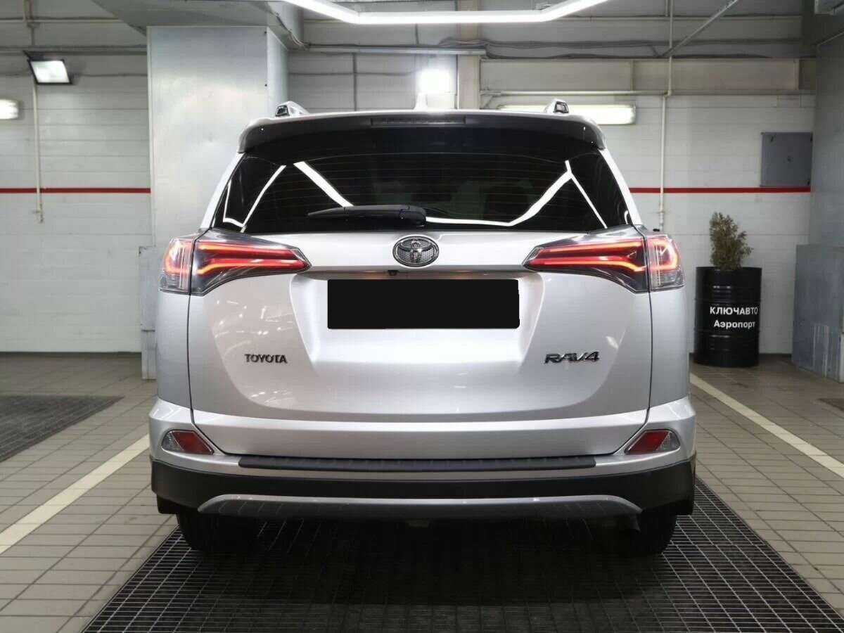 Toyota RAV4 2019 года с пробегом. Фото: #3