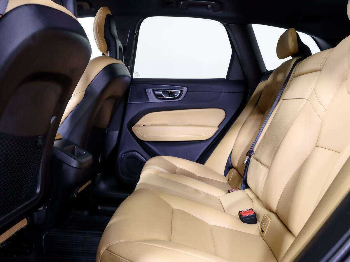 Volvo XC60 2018 года с пробегом. Фото: #8